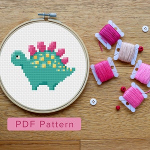 Modèle de point de croix dinosaure PDF. Broderie dinosaure. Petit motif de point x. Nombre de points : 37 x 28