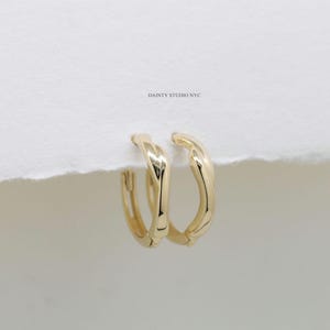14K Solid Gold Twisted Hinged Huggie Hoop Earrings, Daily Gold Hoop Earring,  Gold Huggie Hoop Earrings, Cartilage Hoop Earring