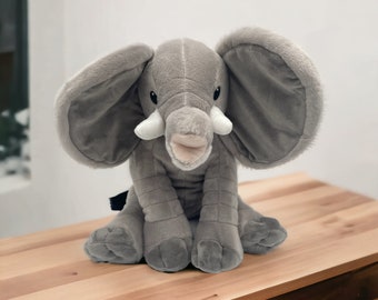 Personalisierter Elefant mit besticktem Ohr