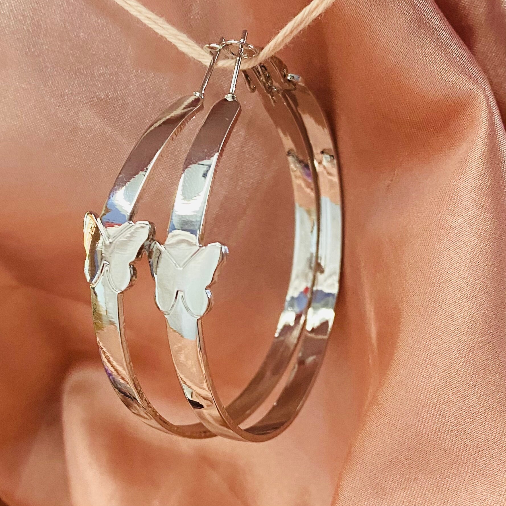 Butterfly hoops gold Clearance