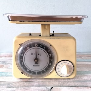 Retro kitchen scale, retro vintage scale with timer, vintage metal 10 kg weighing scale, rustic household scale, retro kitchen decor