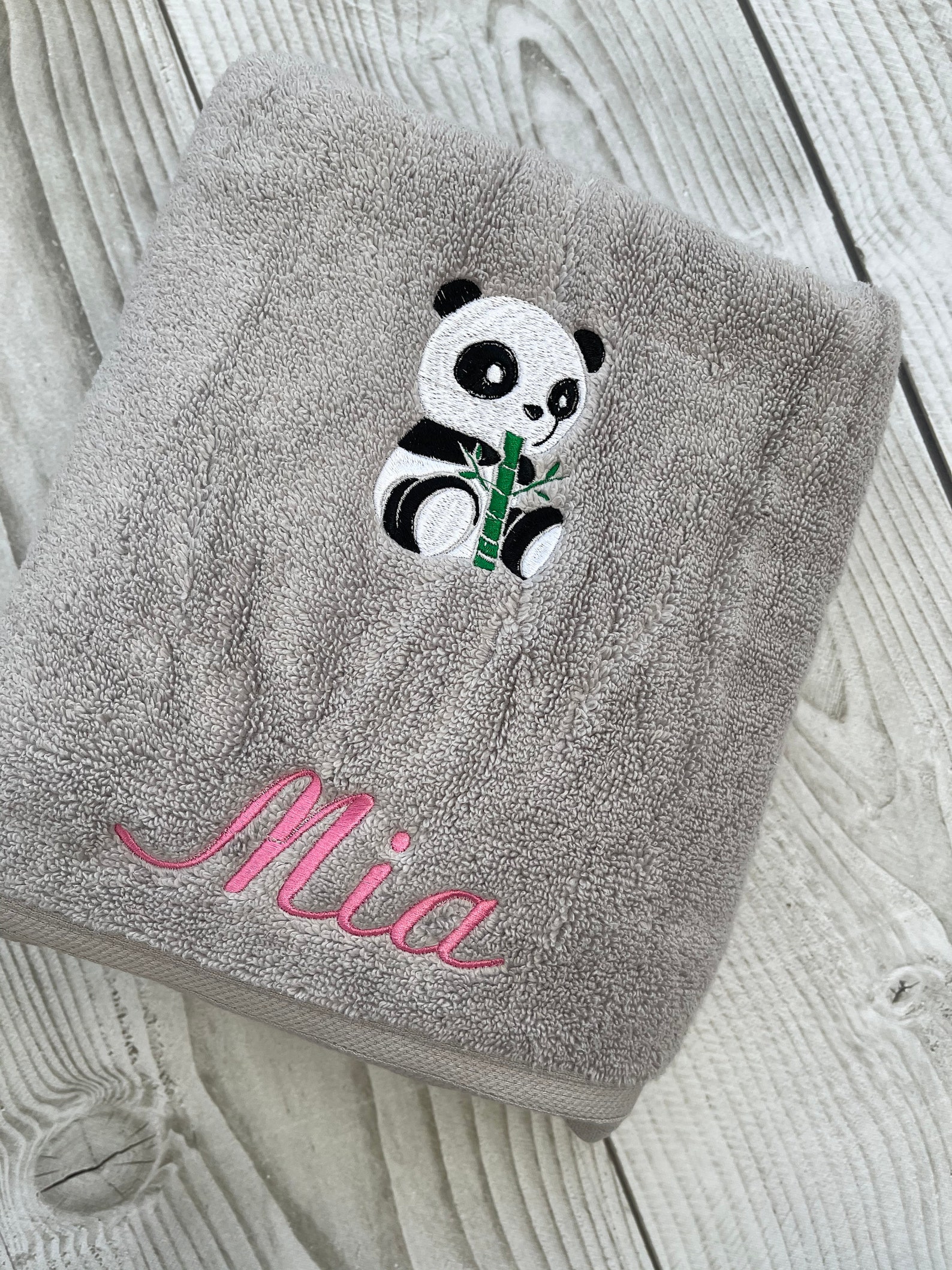 Embroidered Personalised Towels for kids Bath towel with | Etsy