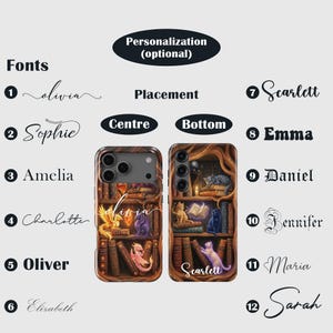 Puede incluir: Fundas de tel&eacute;fono personalizadas con un dise&ntilde;o de estanter&iacute;a de fantas&iacute;a. Las fundas presentan ilustraciones de dragones, gatos y libros. El texto en las fundas incluye los nombres "Olivia" y "Scarlett". La imagen tambi&eacute;n muestra opciones de fuente y opciones de colocaci&oacute;n.