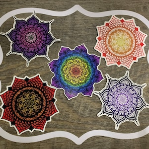 Stickers mandalas | Imperméable disponible | Beaux designs symétriques | Art mandala fait main | Ensemble ou individuel | Vinyle haut de gamme brillant