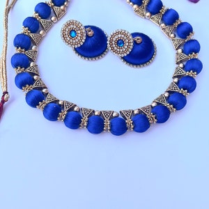 Designer Seidenfaden Navy Blau Choker Halskette Braut Choker Schmuck Gold Jhumka Afghani Boho Design Tropfen Ohrringe Schmuck Faden Halskette