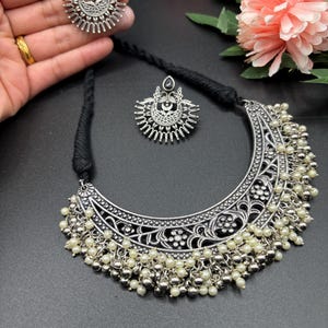 Collier de créateur allemand en argent oxydé avec boucles d&#39;oreilles oiseaux, collier pendentif en argent, bijoux bohème afghans pour une fête ou un mariage