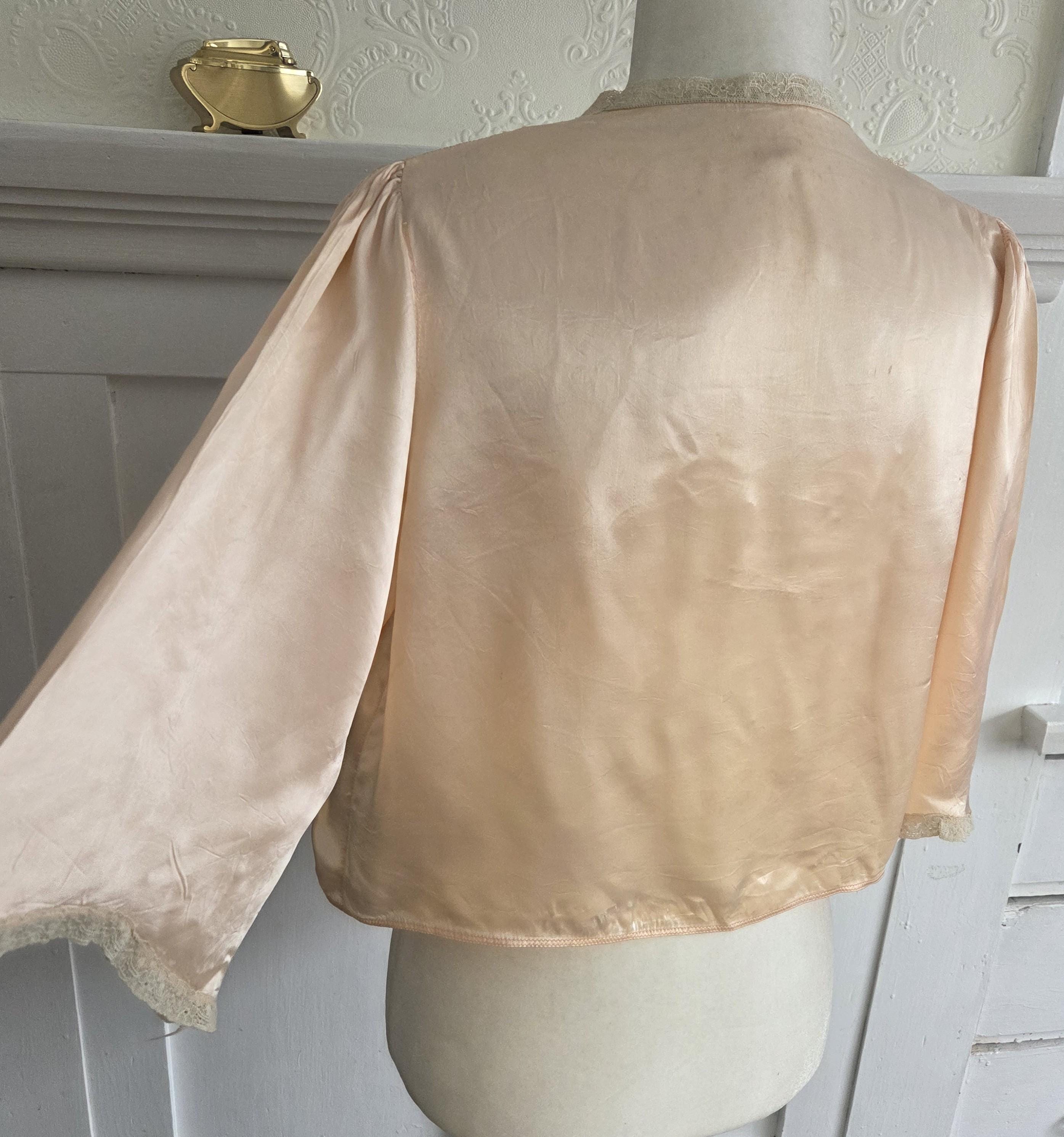 トップス 1930's Baby pink satin bed jacket Vintage 1930s Silk Satin Bed Jacket: Pink Lace Trim, Size S