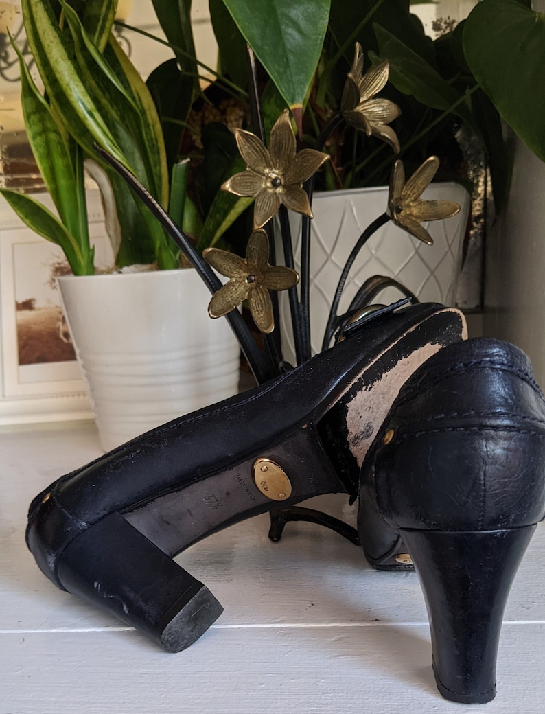 navy blue block heel pumps