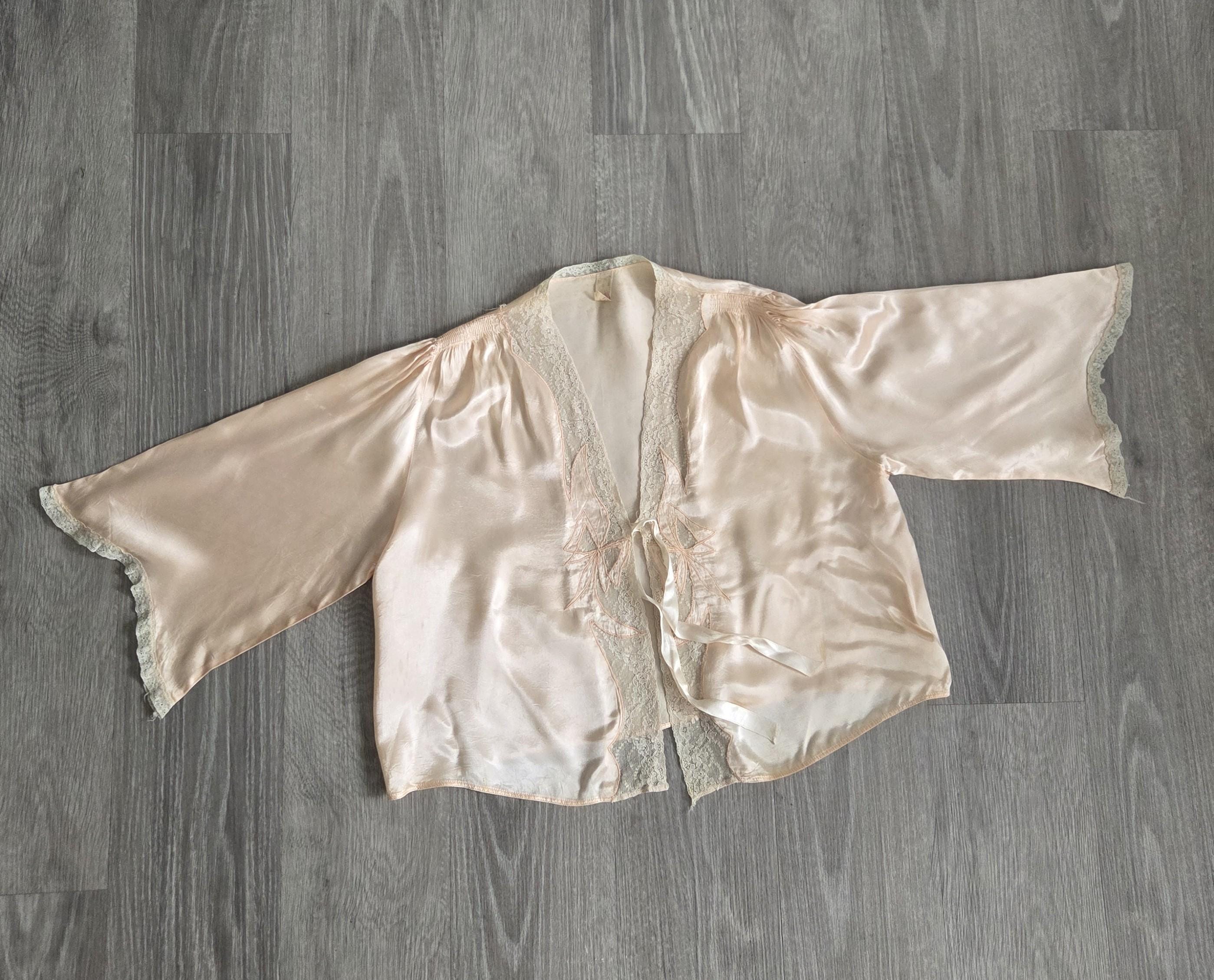 トップス 1930's Baby pink satin bed jacket Vintage 1930s Silk Satin Bed Jacket: Pink Lace Trim, Size S