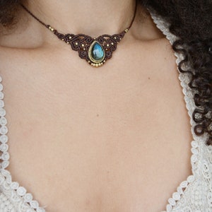 Collier Macramé Bleu, Jaune, Blanc Avec Péristérite – KB Création – Neuf Avec étiquettes