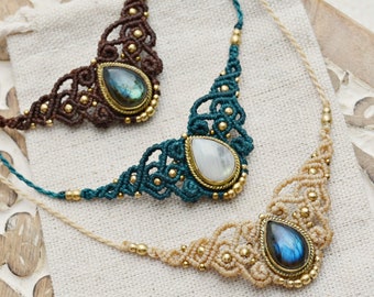 Collier macramé avec pierres fines - Labradorite, Péristérite et Amazonite