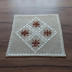 Vintage hand embroidered linen table mat, vintage placemats, vintage textile decors (E4)