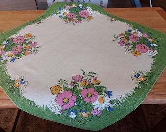 Vintage floral printed small square tablecloth , floral vase center piece, vintage table mat (E2)