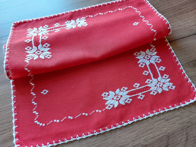 Vintage Hand Embroidered Red White Table Mat Doily Etsy