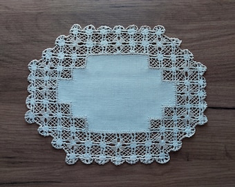 handmade vintage doily , kitchen warming, figurine center piece , lace doily , vintage home textile (E4)