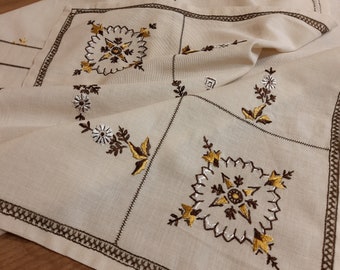Vintage Embroidered Beige brown tablecloth, Small tablecloth, Kitchen tablecloth, retro tablecloth, ablecloth vintage (5)
