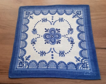 Swedish vintage printed cotton Ulla Margareta Littorin Blue white designed small table mat, tablecloth, napkin, Collectible textile (E3)