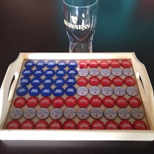 Exhibición de mini botellas de licor de la bandera estadounidense