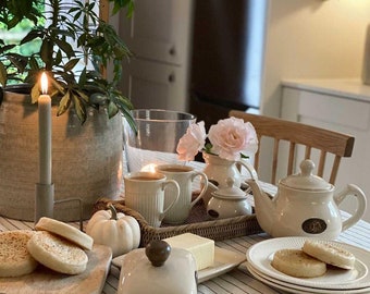 Country Cottage Cream Ceramic Sugar Bowl & Spoon
