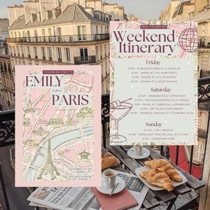 Könnte beinhalten: Eine rosa Einladung mit einer Karte von Paris und dem Text "Emily in Paris" neben einer Junggesellinnenabschieds-Reise. Die Reiseroute umfasst Aktivitäten wie Croissants, Shopping und ein Kabarett. Croissants und Kaffee stehen auf einem Tisch.