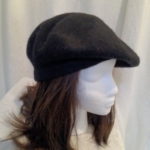 Liz Claiborne Purple Wool Beret with Bow and Gold Crest Liz Claiborne | Accessories | Sale Purple Beret | Poshmark main image 4