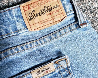 Jeans, Women's Jeans, Men's Jeans, ladies jeans, Vintage jeans, Levi STRAUSS, size 12 Medium, girls jeans,  ladies jeans,  signature jeans