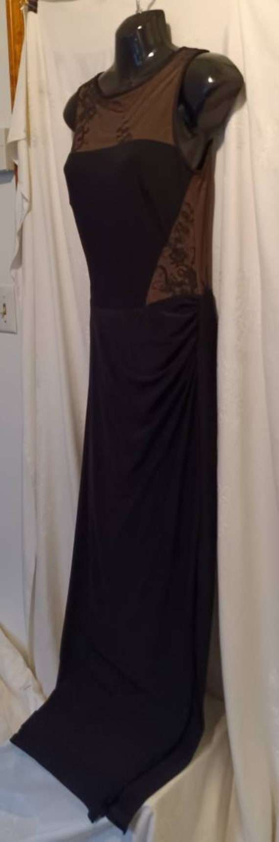 Evening wear, gown, black gown, designer gown, Ral