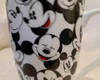 Coffee, coffee mug, tea, cocoa, vintage coffee mug, collectables, Disney mug, vintage Mickey mouse coffee mug, Mickey Mouse collectables, cu