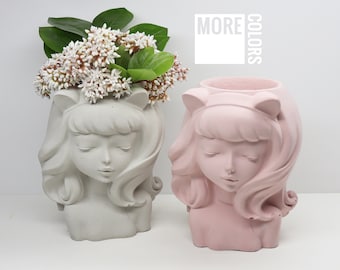 Decorative Girl Planter – Raysin Flower Pot for Dried Flowers – Handmade Home Accent