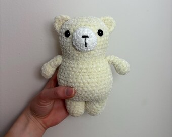 Oso de peluche de pie tejido a crochet