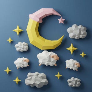 Puede incluir: Una escena de manualidades de papel sobre un fondo azul. Una luna creciente amarilla con una parte superior rosa, estrellas, nubes y ovejas crean un tema nocturno de ensueño. Las ovejas tienen caras y patas de color beige.