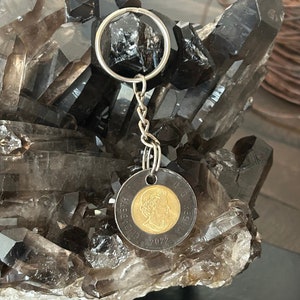 Black Ring Toonie Keychain 2022 Canadian honouring Queen Elizabeth II Coin Keyfob Canada Collectors Gift Rare 2 Dollar Dark Coin Ornament