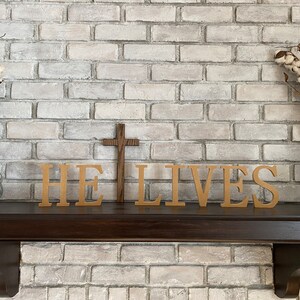 He Lives Easter Decor