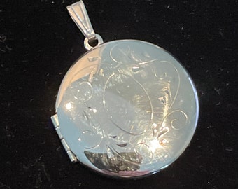Vintage Estate Silver Round Etched Scrollwork Locket Pendant