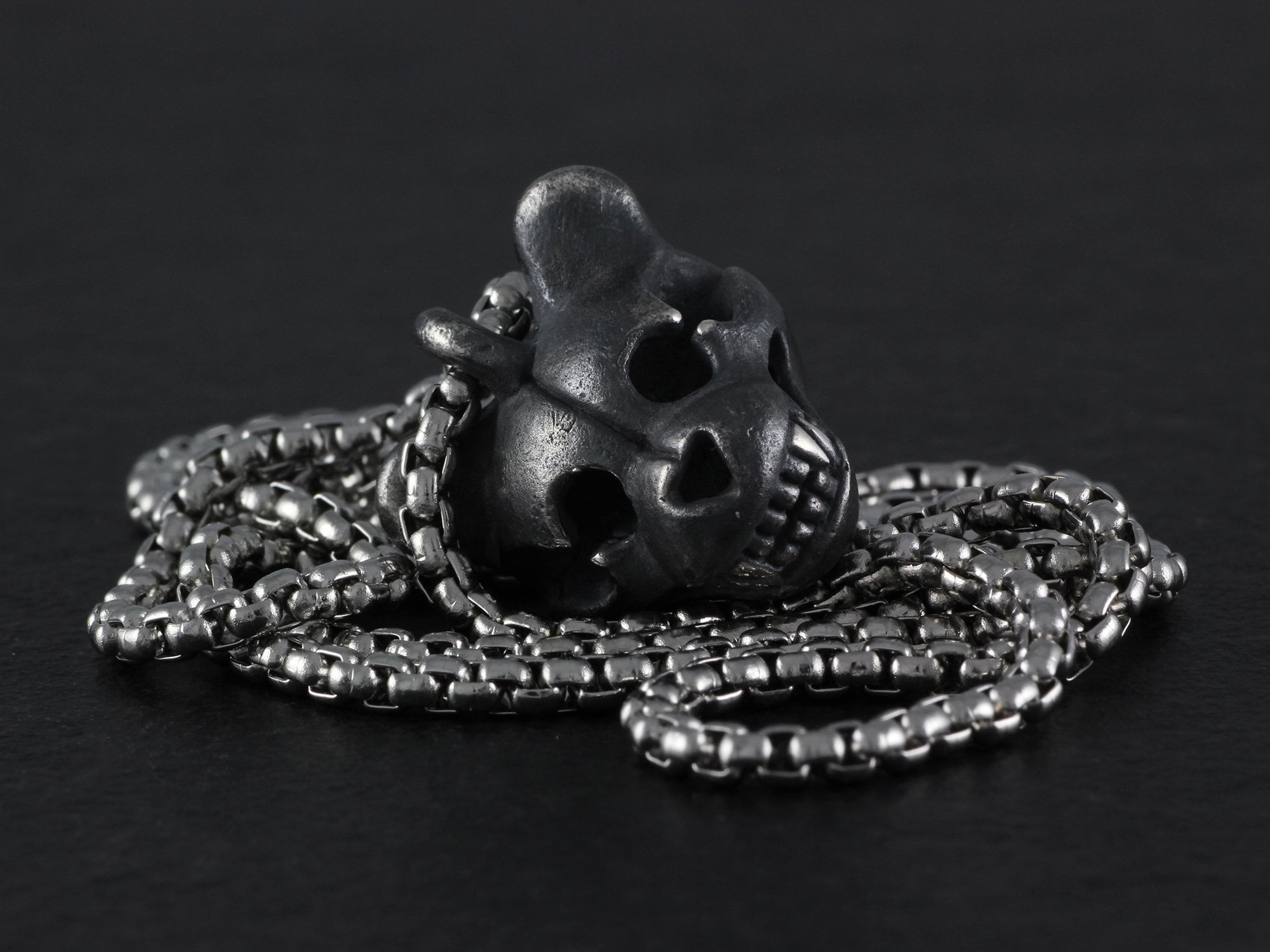 Number nine deals skull necklace