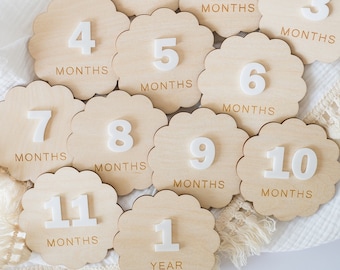 Scalloped Monthly Baby Milestone Discs, Wood Monthly Milestone Marker, Newborn Infant Month and Year Props, Baby Shower, Baby Gift