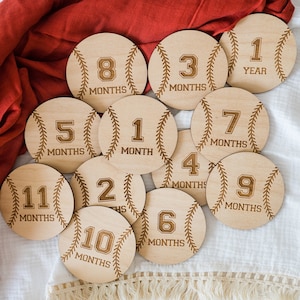 Discos de hito de bebé mensual de béisbol, marcador de hito mensual de madera, accesorios de mes y año recién nacido, baby shower, regalo de bebé, mamá de béisbol