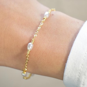 Freshwater Pearl Bracelet, Gold Bracelet, Dainty Bracelet, Pearl Jewelry, Minimalist Bracelet, Bridal Gift, Gift For Her, Handmade Jewelry