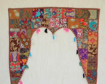 Khambadiya Toran: Indischer Türbehang mit Spiegelarbeit, 102x112 cm