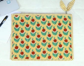 Valentine Gift Quilted Cotton Laptop Sleeve: Zippered Laptop Case with Bow