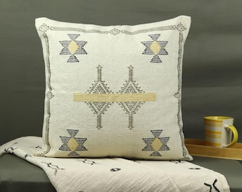 Luxurious Sabra Kilim Pillow Cover | Moroccan Berber Handwoven Cushion | Decorative Farmhouse Decor Pillow