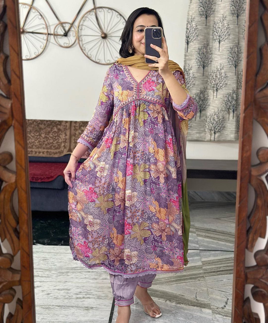 Beautiful pink printed floral pearl embroidery kurta with pant set of –  Roshni Boutique