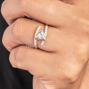 Trillion Cut Swirl Bypass Moissanite Ring, Trillion Cut Moissanite Ring, Engagement Ring, Trillion Cut Bezel Set Ring, 14K Gold Accent Ring
