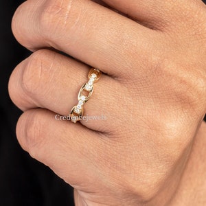 Chain link wedding Band, Round Moissanite Engagement Ring, Eternity Chain Ring,  Accented Moissanite Chain Link Band, 14K Solid Gold Band