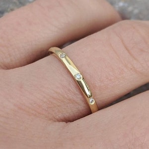Round Diamond Wedding Band, Daily Wear Minimalist Band, Diamond Matching Band, Stackable Thin Engagement Band, 14K Yellow Gold Women&#39;s Band