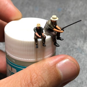 HO 1/64 1/43 1/24 1/18 Scale Man Fishing handpaint high detail
