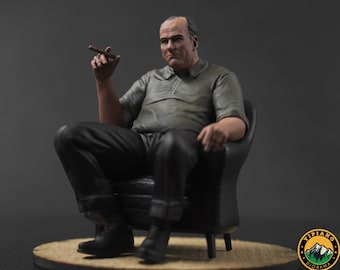 Tony sit on chair figure handpaint high detail 1:18 to HO scale