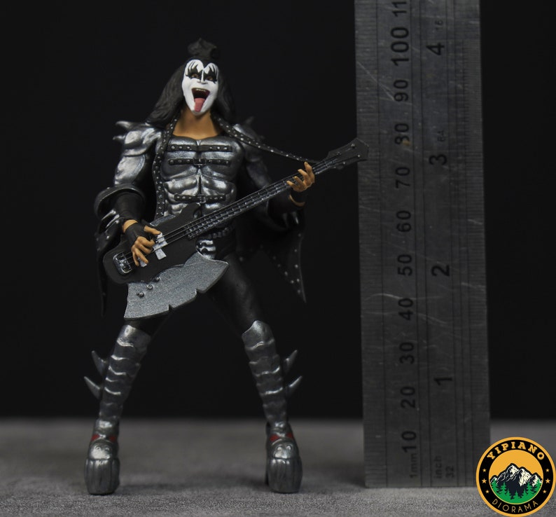 Rocker Figure Rocker Guitarist Figure HO 1/64 43 24 1/18 Scale Handpaint High Detail ...