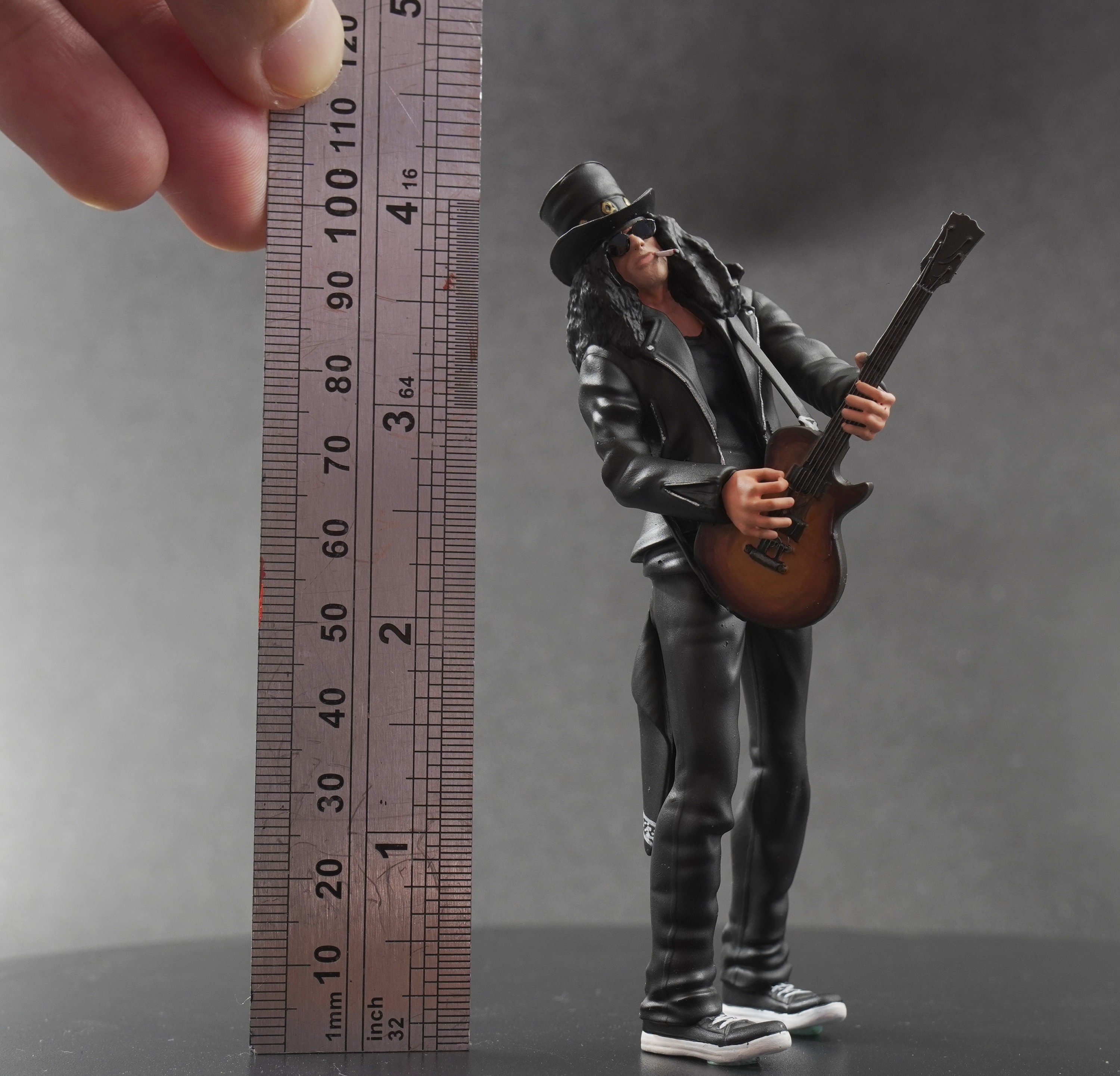 1/6 Custom Slash Gun n Roses with Guitar