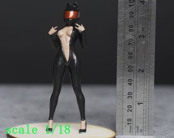 Sexy biker girl helmet figure HO 1/64 1/18 1/24 1/35 1/43-48 1/72 N-scale GN044
